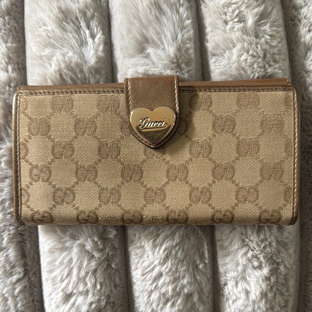 Gucci Tan Wallet GG Monogram Gold Clasp